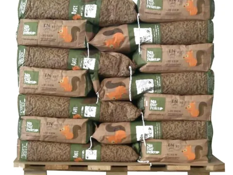 Holzpellets Premium Biomasse aus 100 % Kiefer – 35 Säcke à 15 kg (525 kg) auf Palette